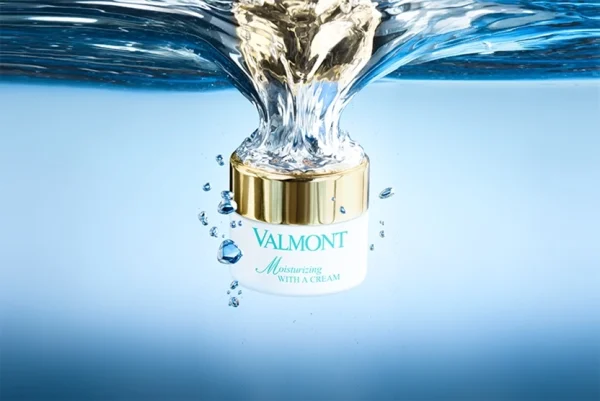 VALMONT - Moisturizing With A Cream - immagine 2